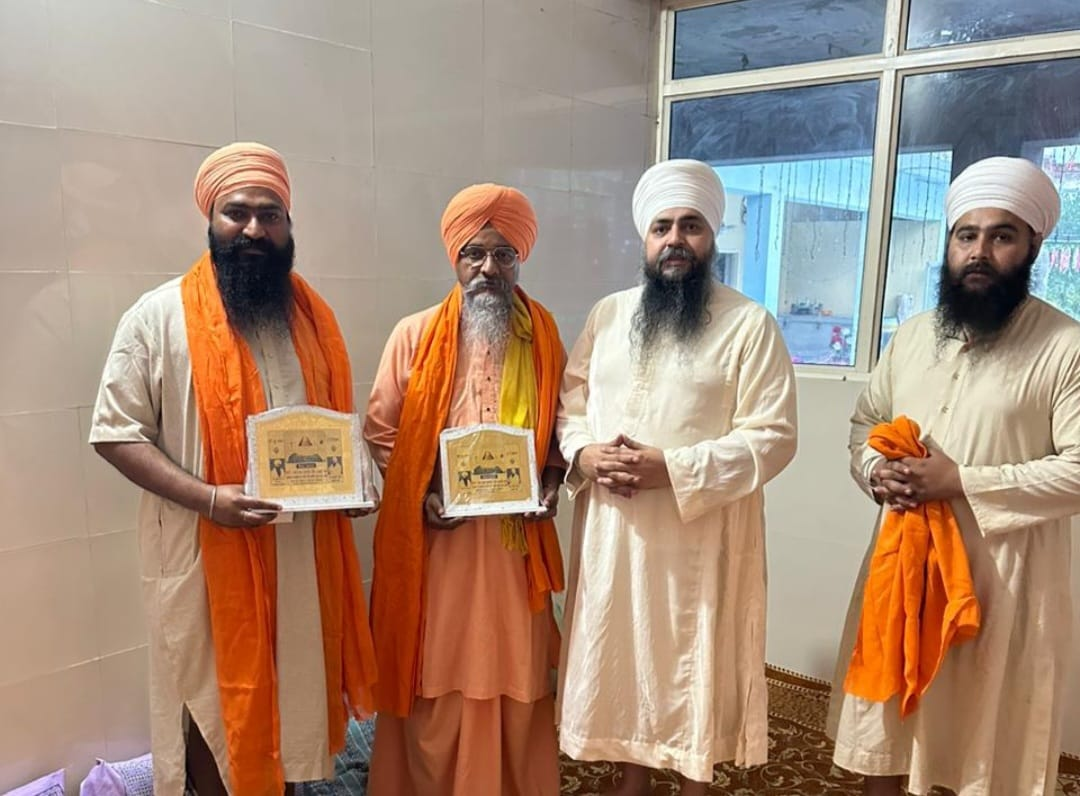 ਧਾਰਮਿਕ ਸਮਾਗਮ ਦੌਰਾਨ ਸੰਤ ਪ੍ਰੀਤਮ ਸਿੰਘ ਬਾੜੀਆ ਅਤੇ ਸੰਤ ਵਿਕਰਮਜੀਤ ਸਿੰਘ ਨੰਗਲ ਨੂੰ ਕੀਤਾ ਸਨਮਾਨਿਤ 
